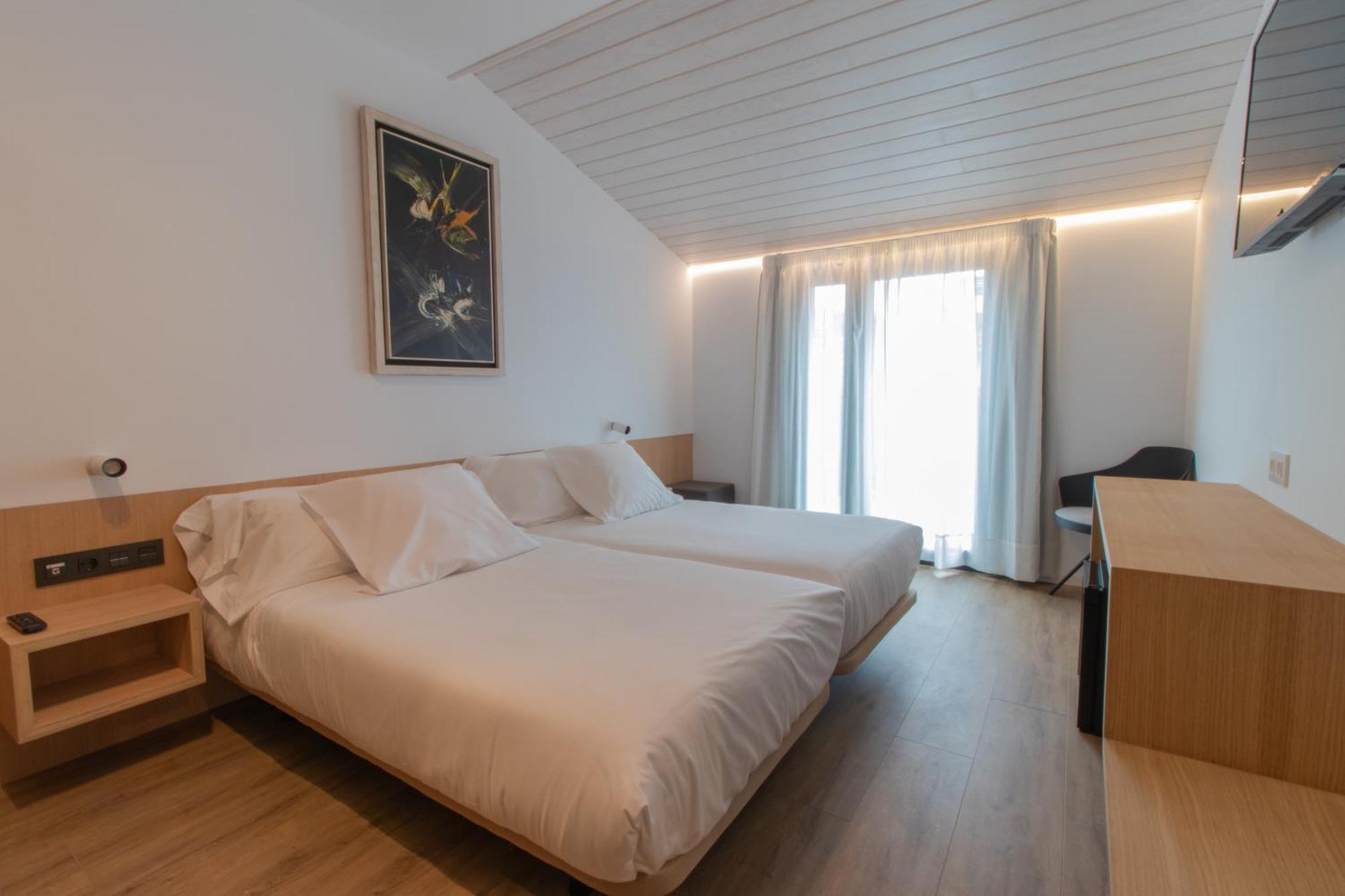 Hotel Cortabitarte Soria Bagian luar foto